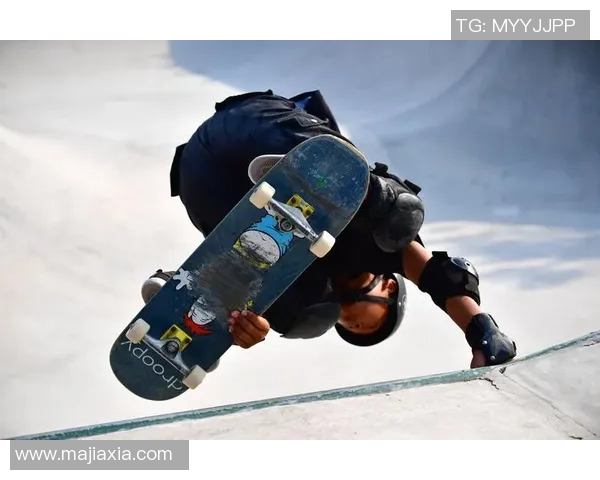 杭州滑板队的奋斗与荣耀极限运动联赛的精彩瞬间回顾 杭州滑板队的奋斗与荣耀极限运动联赛的精彩瞬间回顾